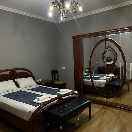 Apartment Anzi Batumi Exterior photo