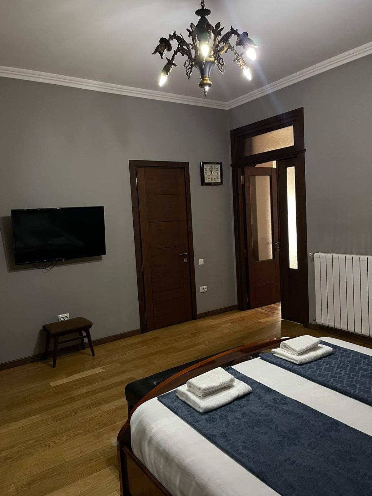 Apartment Anzi Batumi Exterior photo