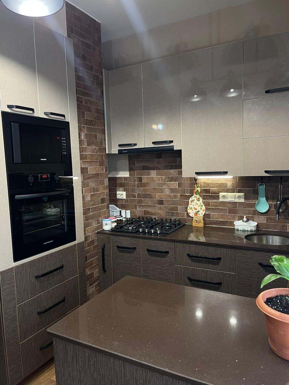 Apartment Anzi Batumi Exterior photo