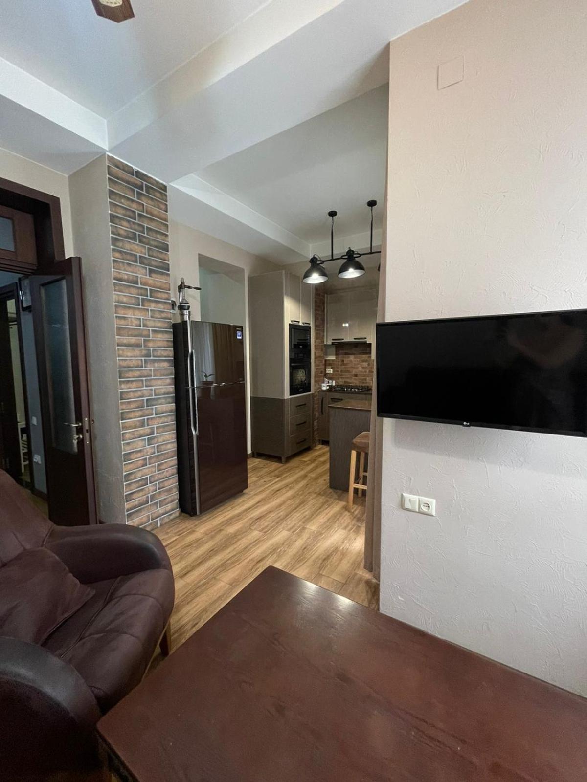 Apartment Anzi Batumi Exterior photo