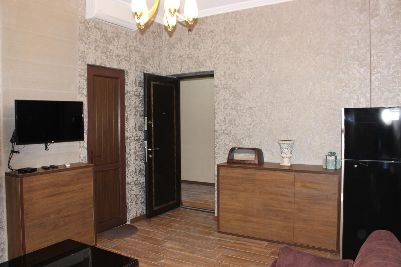 Apartment Anzi Batumi Exterior photo